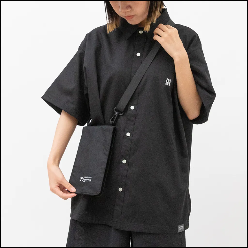 オールブラック・マルチサコッシュ 肩掛け