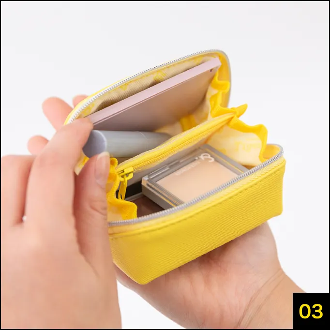 パカッと開くミニポーチ